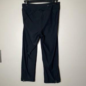 Athleta Object d’ Art black Capri cropped leggings S